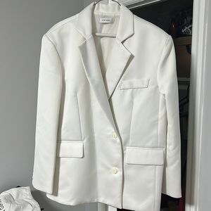 Oversized white jacket from 2Two moon!
Purchased in the Frankie shop store!